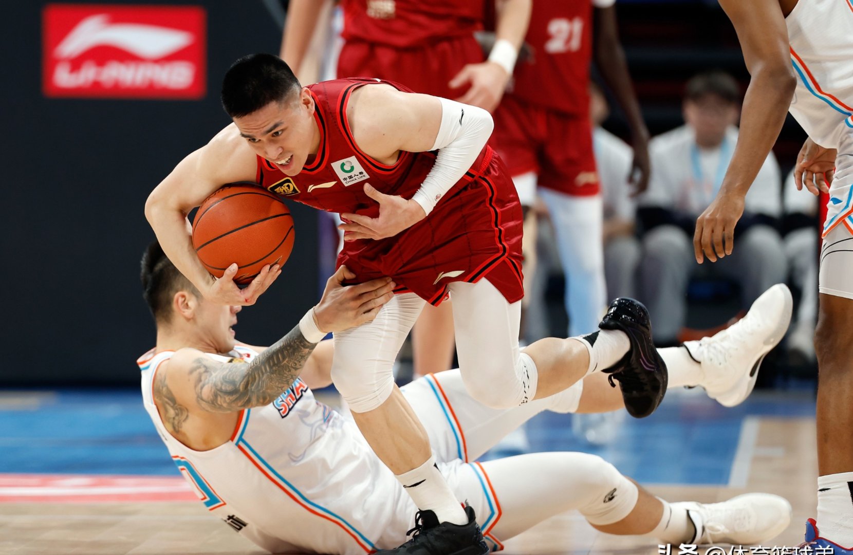 包含集结日体能课后,多伦多猛龙绝杀压哨备战NBA季后赛,压力陡增,身体对抗强度拉满的词条 包含集结日体能课后,多伦多猛龙绝杀压哨备战NBA季后赛,压力陡增,身体对抗强度拉满的词条